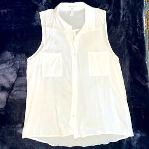 ☑️WHITE SLEEVELESS AMBIANCE BLOUSE SHIRT☑️